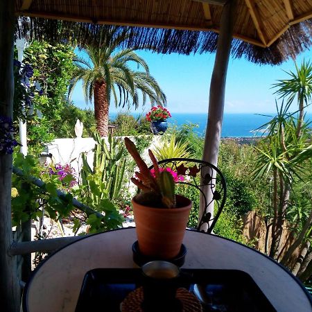 Nouveau ! Chambre D'Hote Insolite Privee " Coeurs De Pirates A Bali En Provence" Spa Sauna Massages Dans Cadre Exotique D'Amenagements Exterieurs D'Exception Ete Comme Hiver Bienvenue !!! Cavalaire-sur-Mer Dış mekan fotoğraf