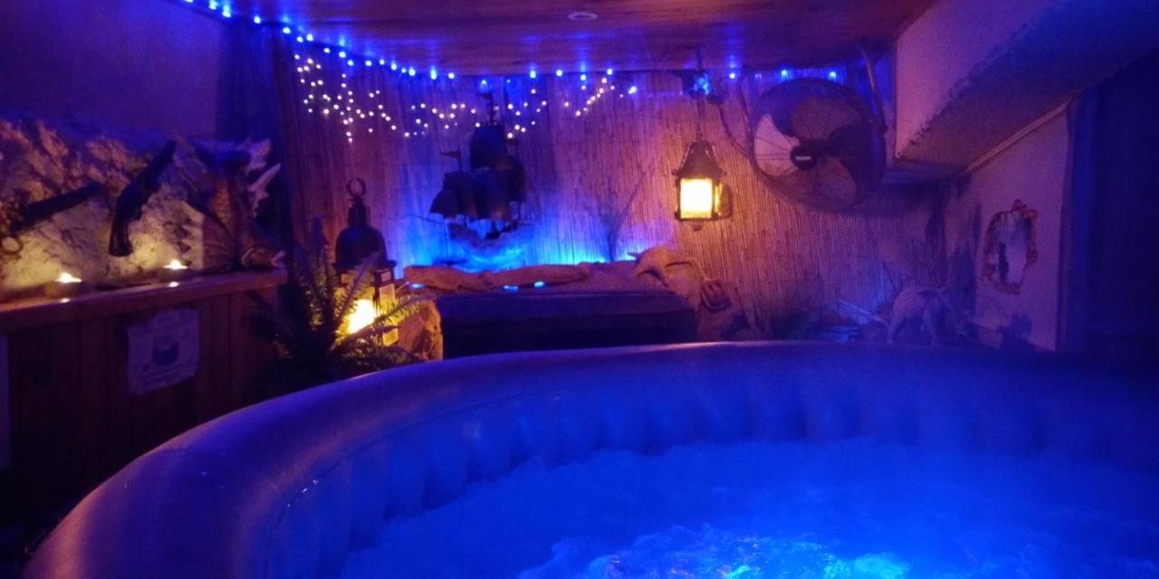Nouveau ! Chambre D'Hote Insolite Privee " Coeurs De Pirates A Bali En Provence" Spa Sauna Massages Dans Cadre Exotique D'Amenagements Exterieurs D'Exception Ete Comme Hiver Bienvenue !!! Cavalaire-sur-Mer Dış mekan fotoğraf